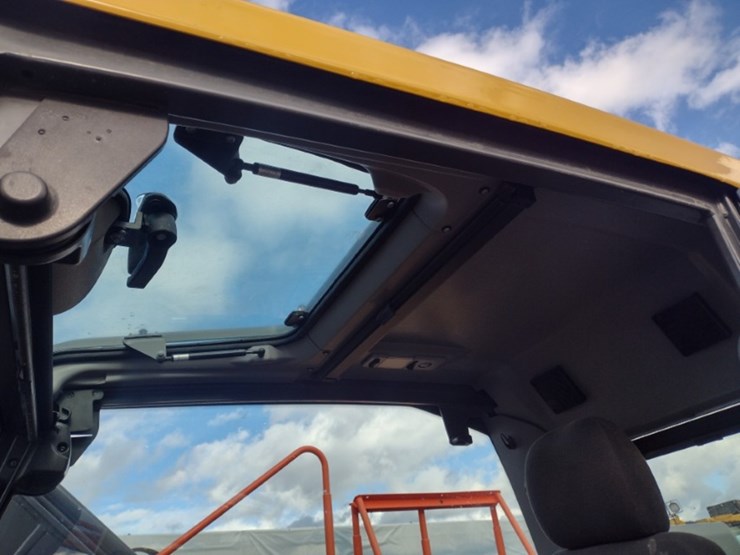 volvo-ec220e-lr-image-13