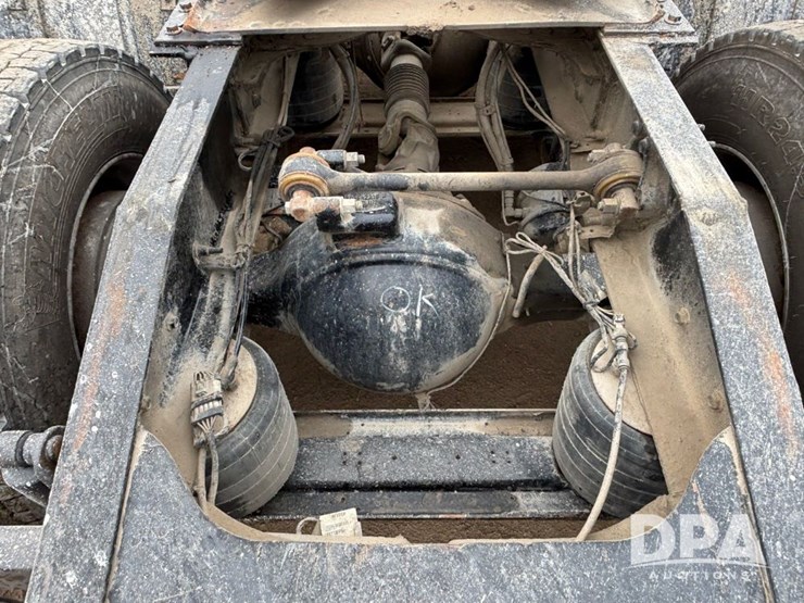 2017-mack-pinnacle-chu613-image-35