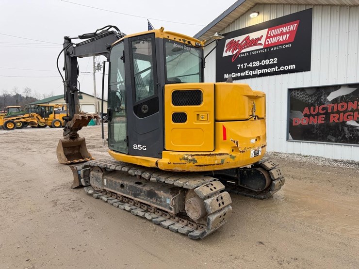 2018-deere-85g-image-3