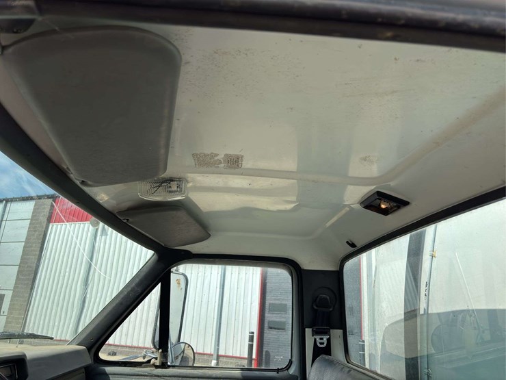 1992-ford-f700-image-29