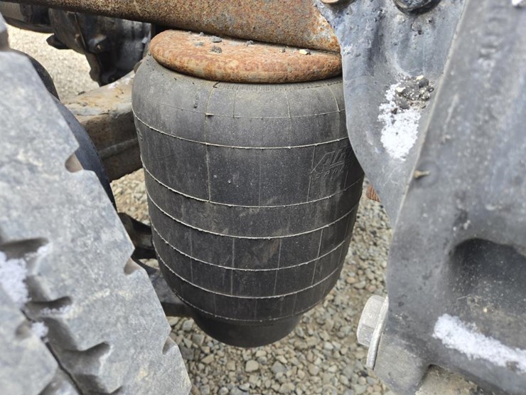 2013-kenworth-t660-image-24