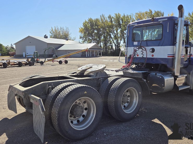 2013-mack-cxu613-t/a-truck-tractor-image-5