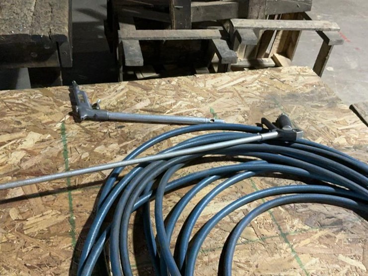 #610-•-11-wooden-tables-image-14