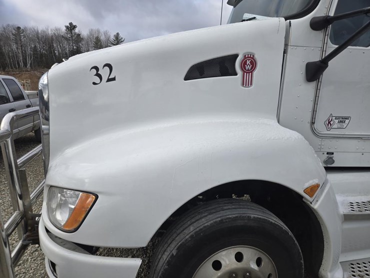 2013-kenworth-t660-image-9