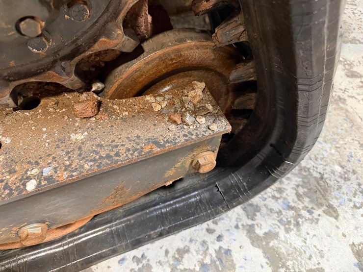 2021-bobcat-t595-image-15