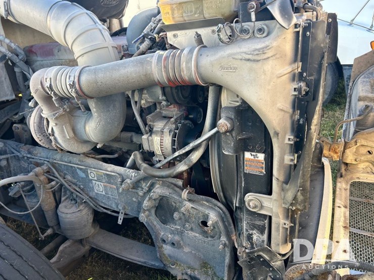 2010-peterbilt-386-image-42