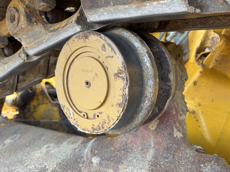 2020-komatsu-d61-image-10