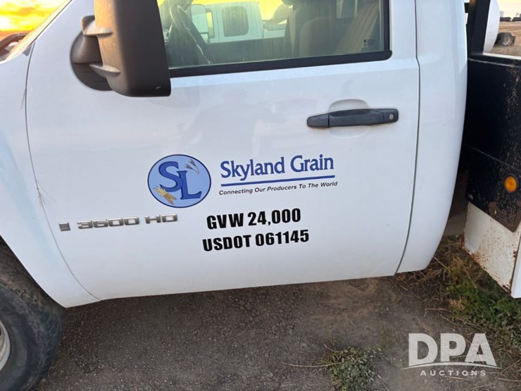 2009-chevrolet-3500hd-image-19