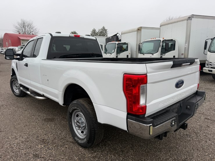 2022-ford-f350-image-6