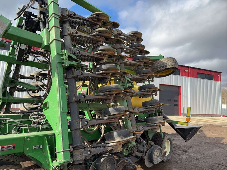 2011-john-deere-1990-image-37