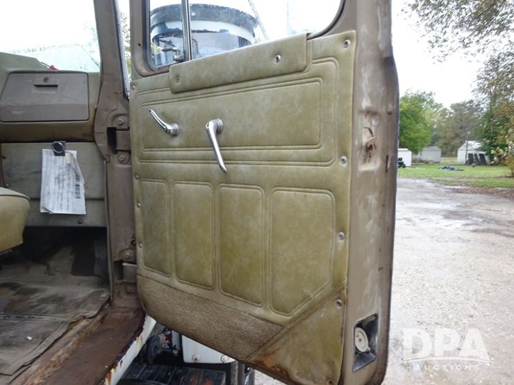 mack-r686st-image-78