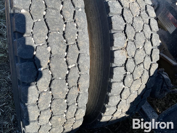 2004-freightliner-columbia-120-image-11