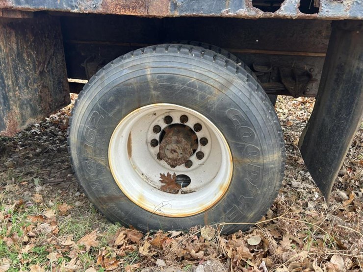 international-4700-image-61