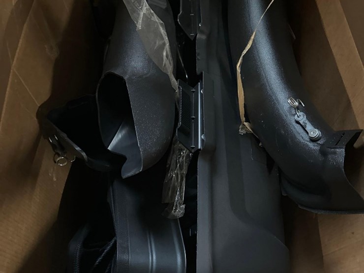 new-unmarked-universal-lawn/leaf-collector-set-image-1