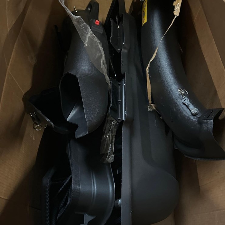 New Unmarked Universal Lawn/Leaf Collector Set