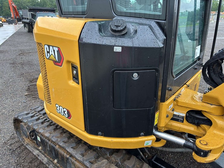 2023-caterpillar-303-image-10