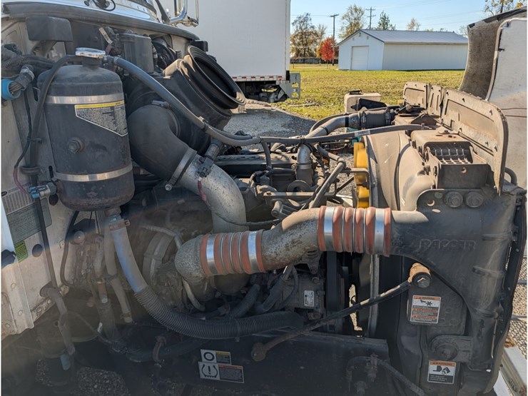 2017-peterbilt-337-image-14