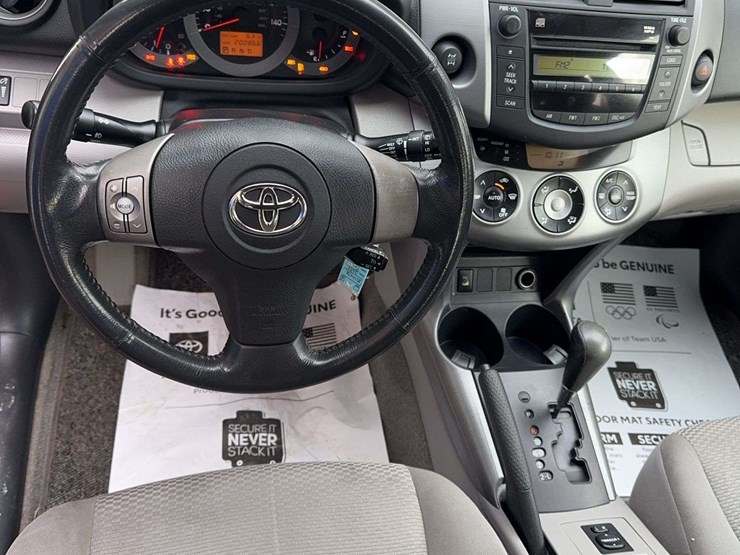 2006-toyota-rav4-image-14