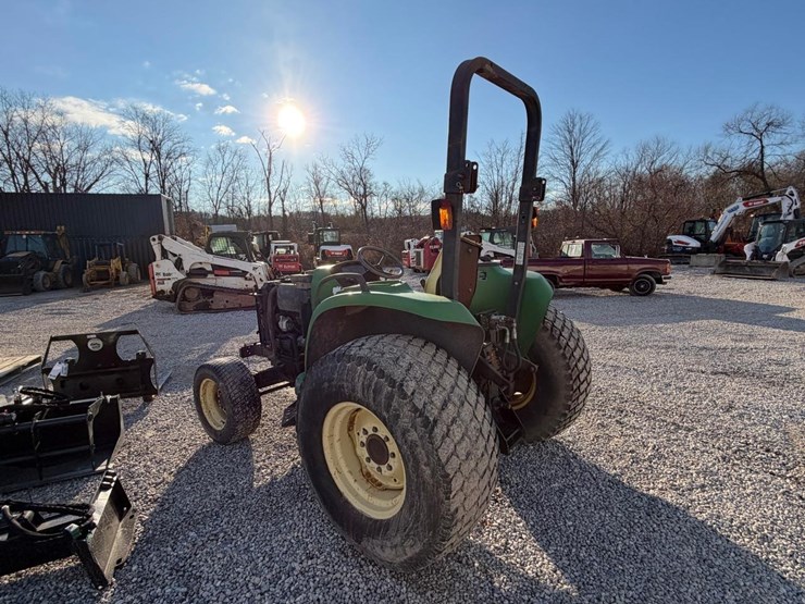john-deere-4700-image-3