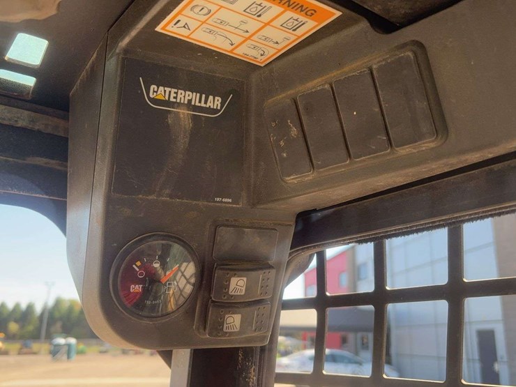 caterpillar-246-image-22