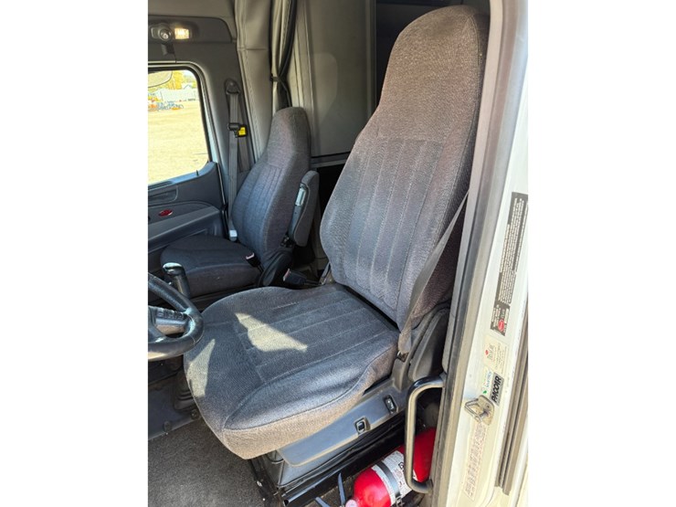 2015-peterbilt-579-image-17