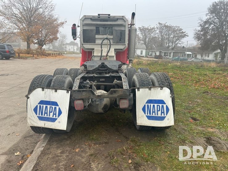 1999-peterbilt-379-image-5