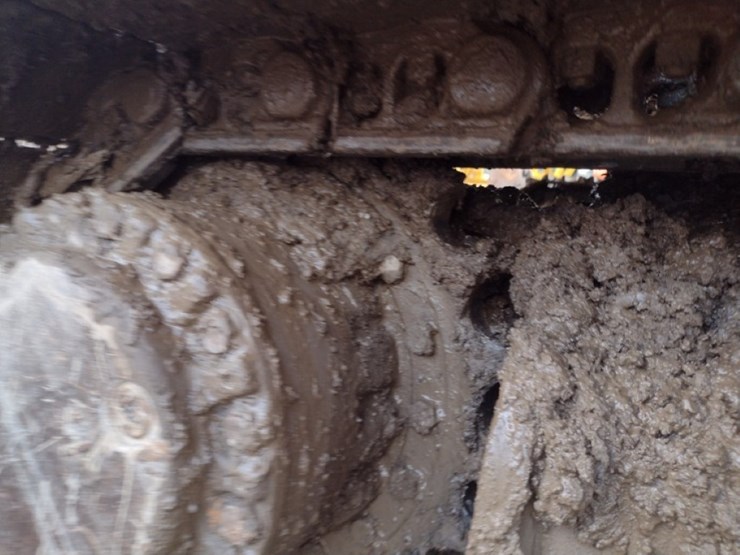 caterpillar-325d-image-23