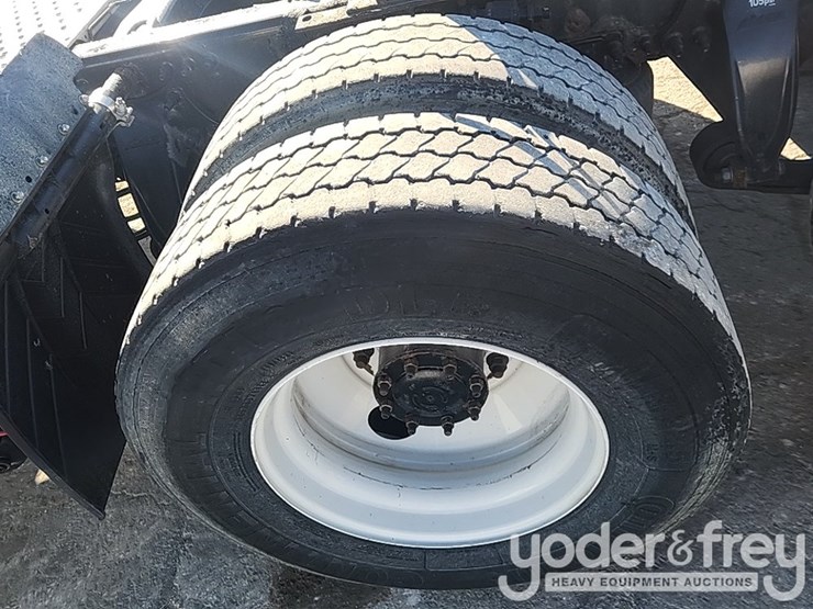 2018-freightliner-cascadia-125-image-12