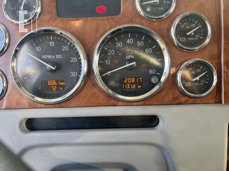 2007-peterbilt-379-image-16