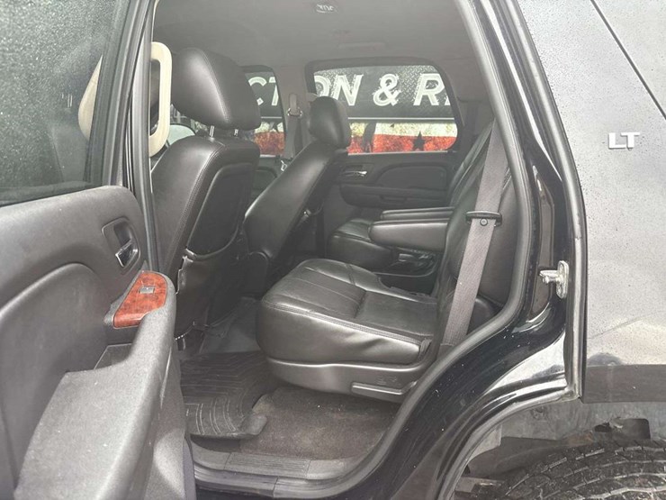 2011-chevrolet-tahoe-lt-image-15