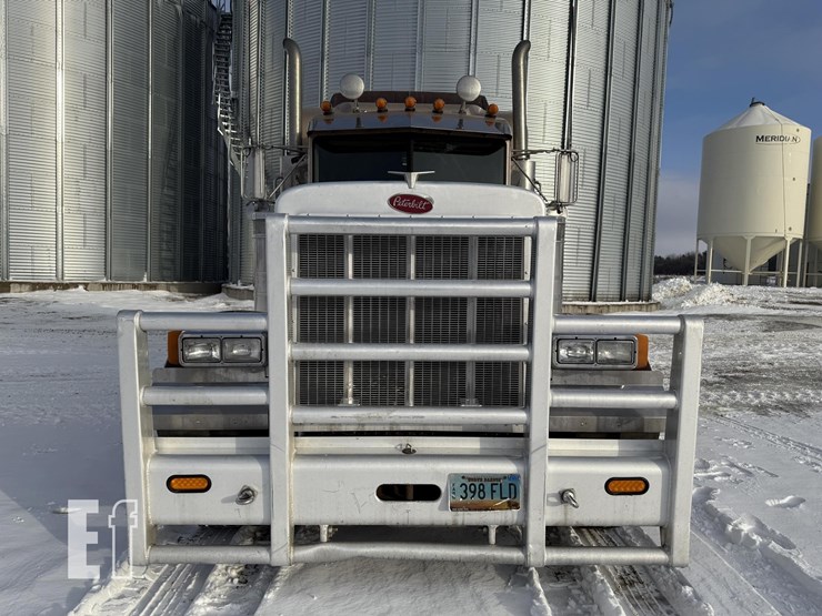 2004-peterbilt-379-image-30