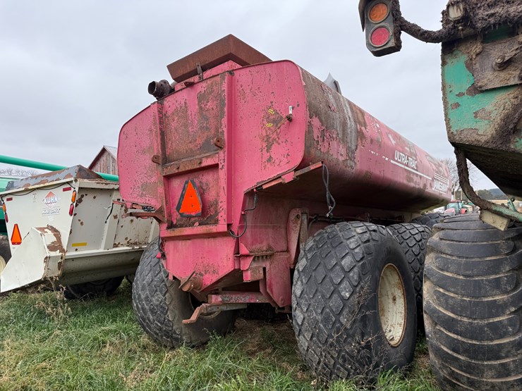 #1033-•-jamesway-ultra-trac-manure-tanker-(fennimore,-wi)-image-11