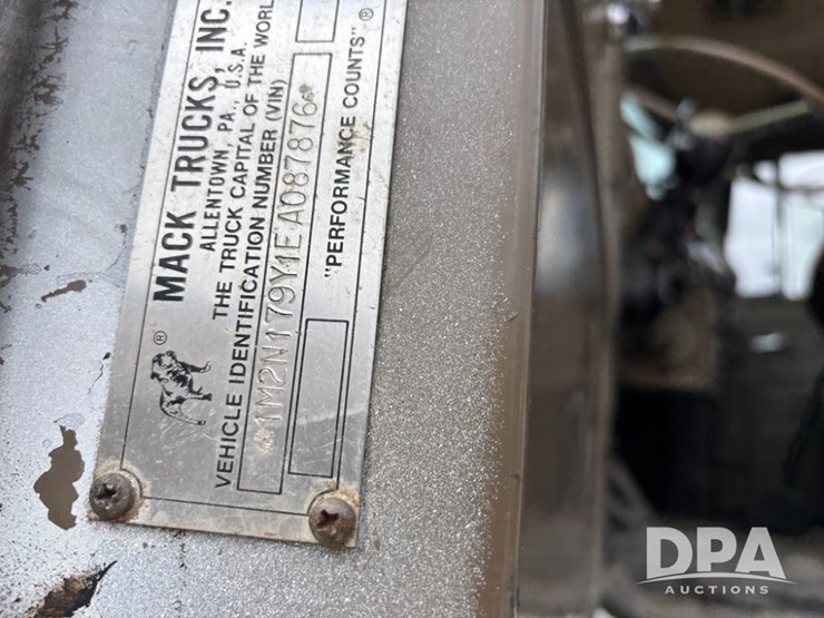 mack-r686st-image-70