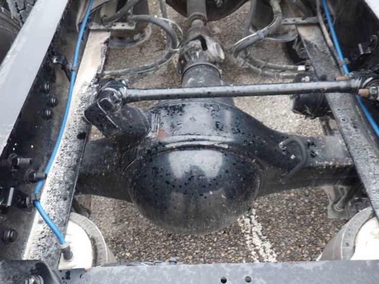 2019-freightliner-cascadia-126-image-11