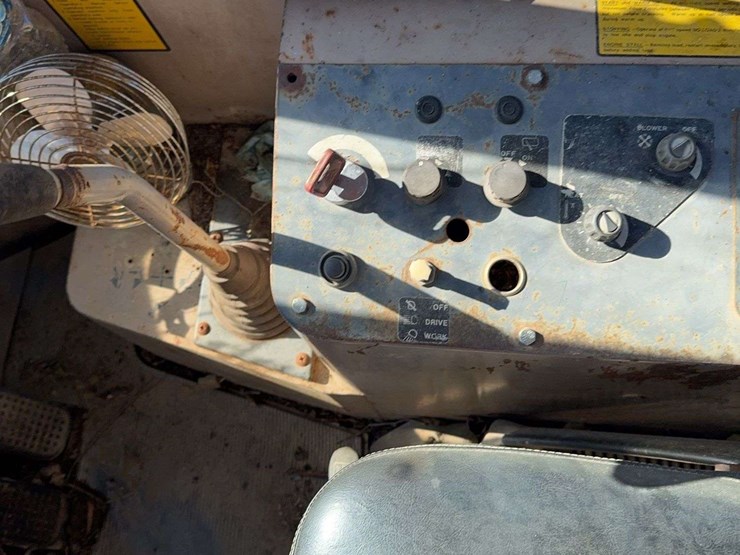 john-deere-444-image-21