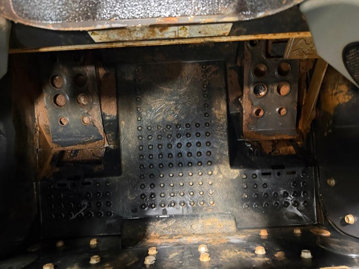 2021-bobcat-t595-image-30