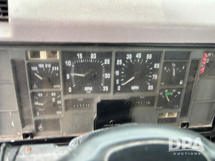 international-4900-image-70