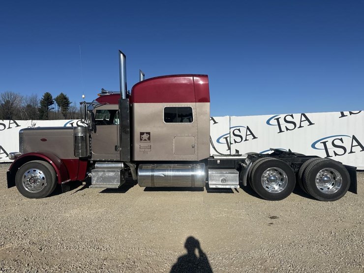 2012-peterbilt-389-image-2