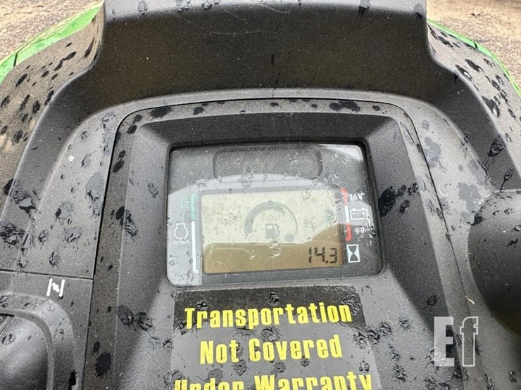 2025-john-deere-x390-image-9