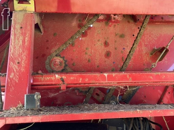 2010-new-holland-br7070-image-16