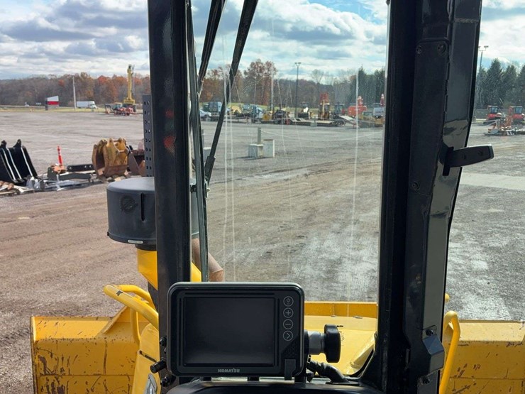 2020-komatsu-d61-image-37