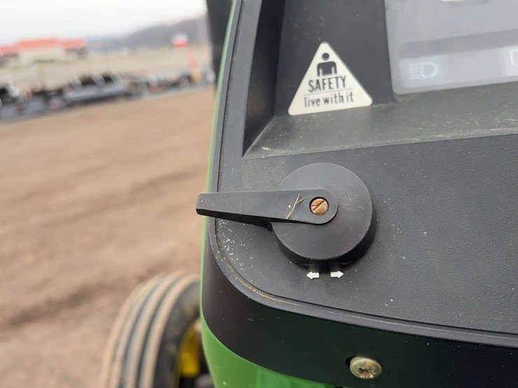 john-deere-5200-image-23