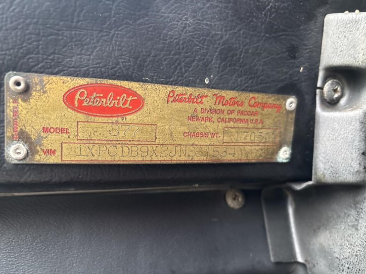1988-peterbilt-377-image-81