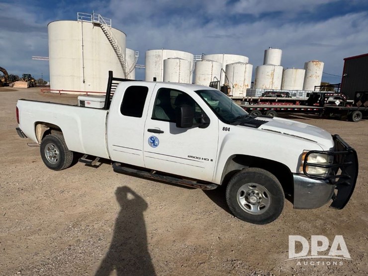 chevrolet-2500hd-image-2