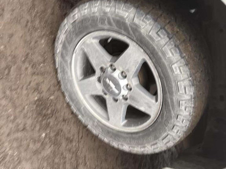 2012-chevrolet-silverado-2500-image-9