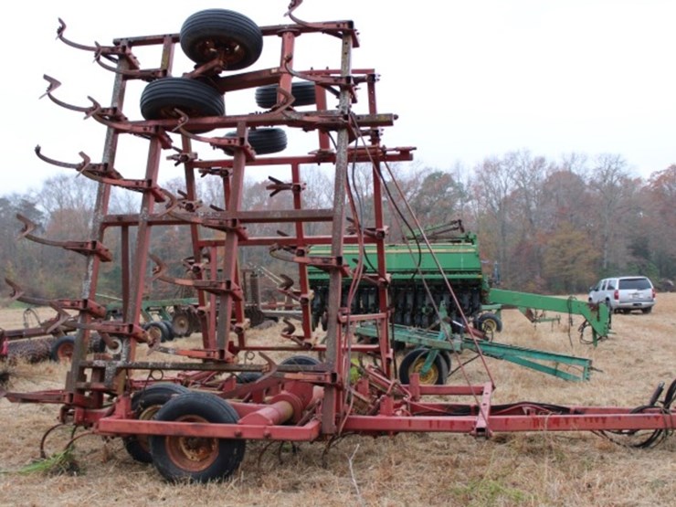 30'-cultivator-21"-center-1-flat-tire-image-4