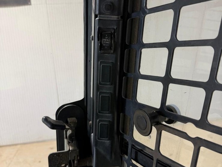 2019-bobcat-t770-image-31