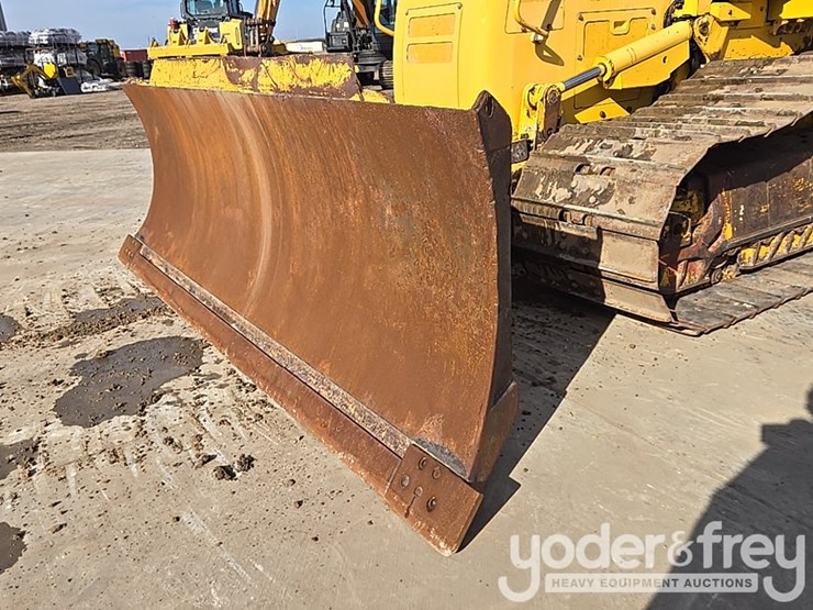 2018-komatsu-d61pxi-24-image-1