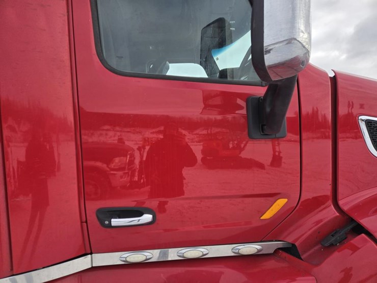 2017-peterbilt-579-image-26