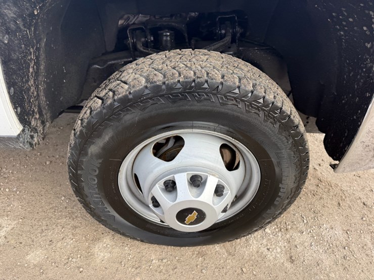 chevrolet-silverado-3500-image-11